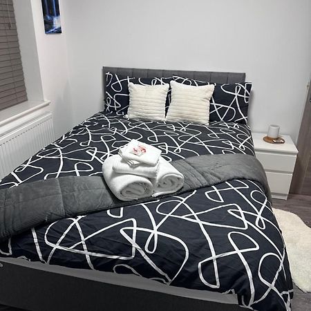 Stunning 2-Flat In Leicester! מראה חיצוני תמונה